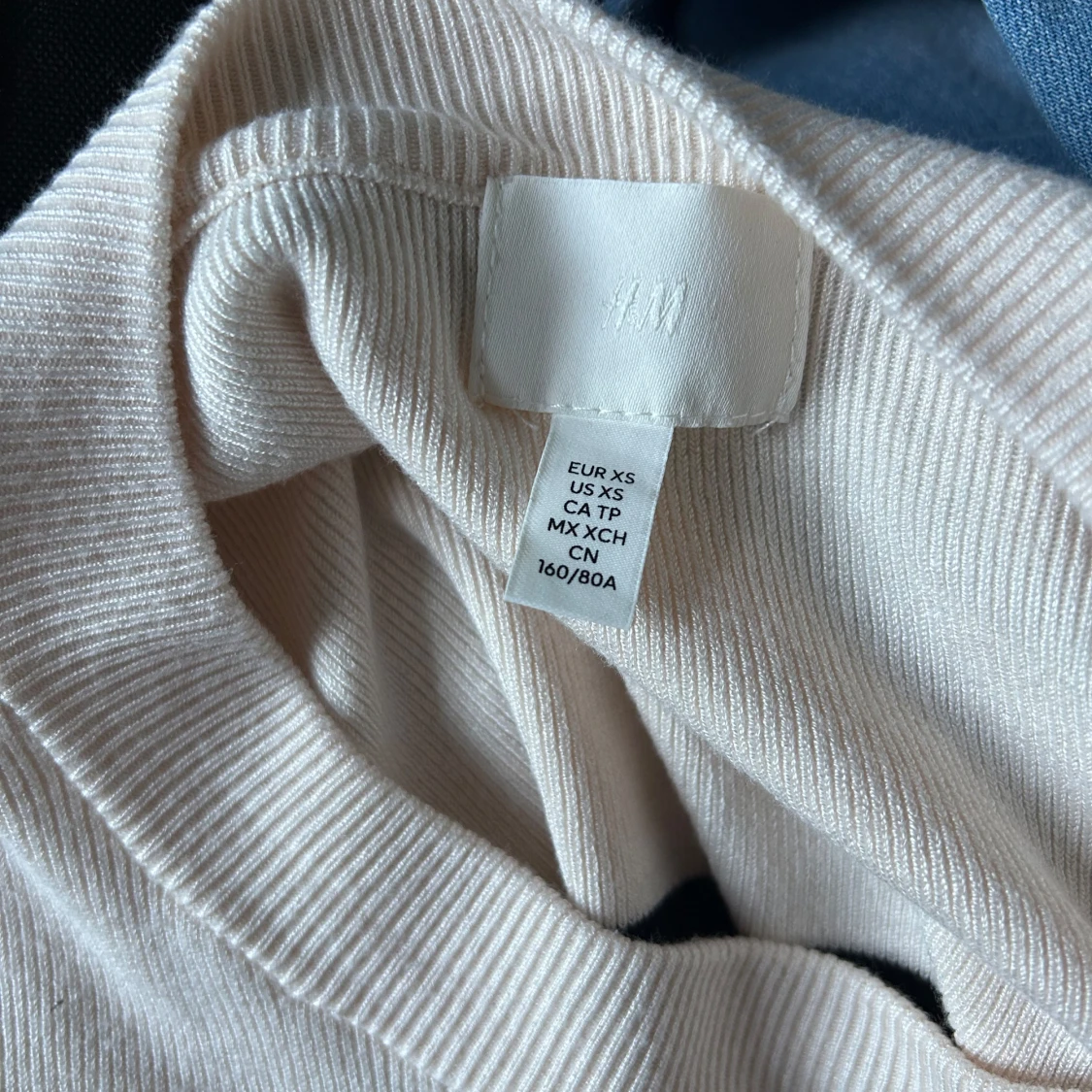 Randig vit och svart tröja från H&M - 3
