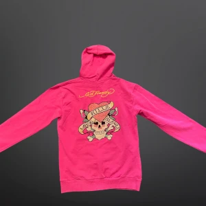 Pink Ed Hardy zip-up hoodie - Sjukt fin damers Ed Hardy hoodie i storlek XS-S🤩
