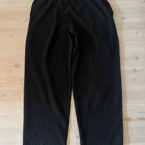 Issey Miyake Homme Plissé byxor - Basic modellen, svarta, stl 3(M)