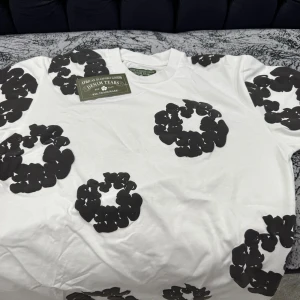 Denim Tears T shirt - Denim Tears size S men passar även M