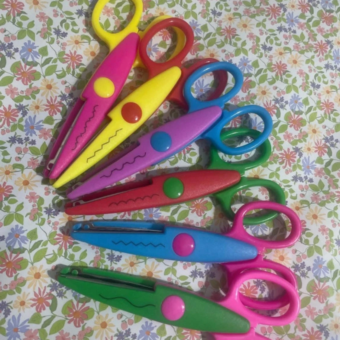 Färgglada mönstersaxar set