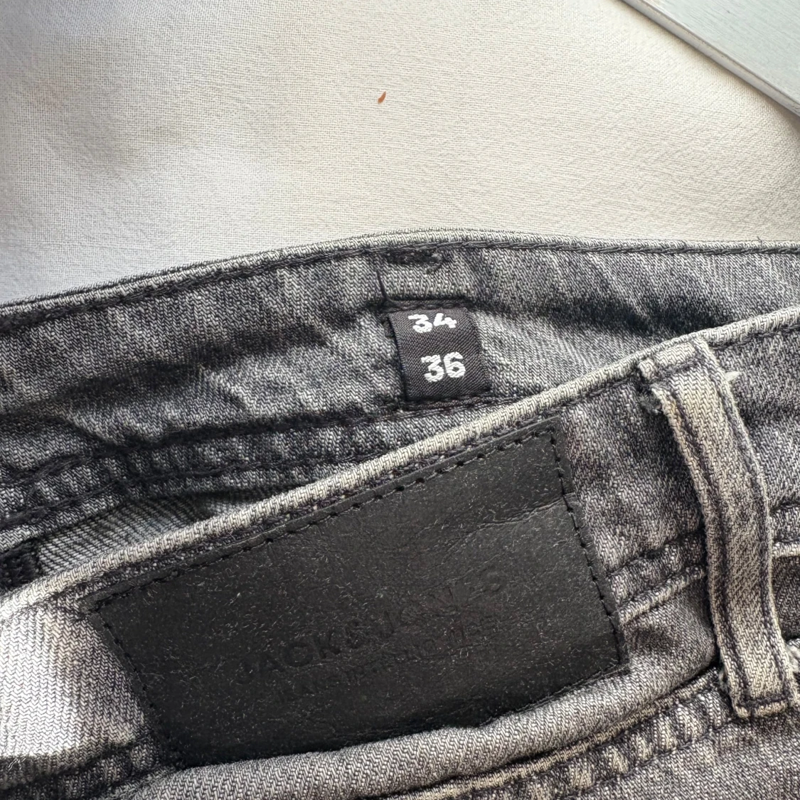 Grå jeans straight fit - 4