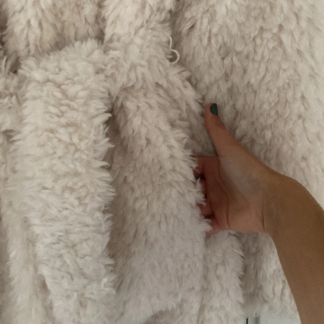 Vit teddyjacka med bälte från H&M - 4