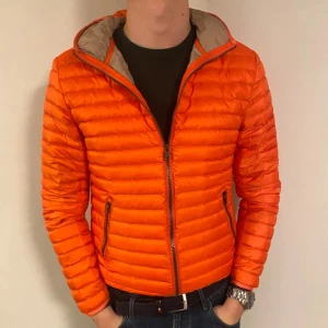 Colmar dunjacka  - Colmar dunjacka | Modellen är 184 och väger 70kg | Storlek XS passar S och M | Nyskick 10/10 | Hör av dig vid frågor!