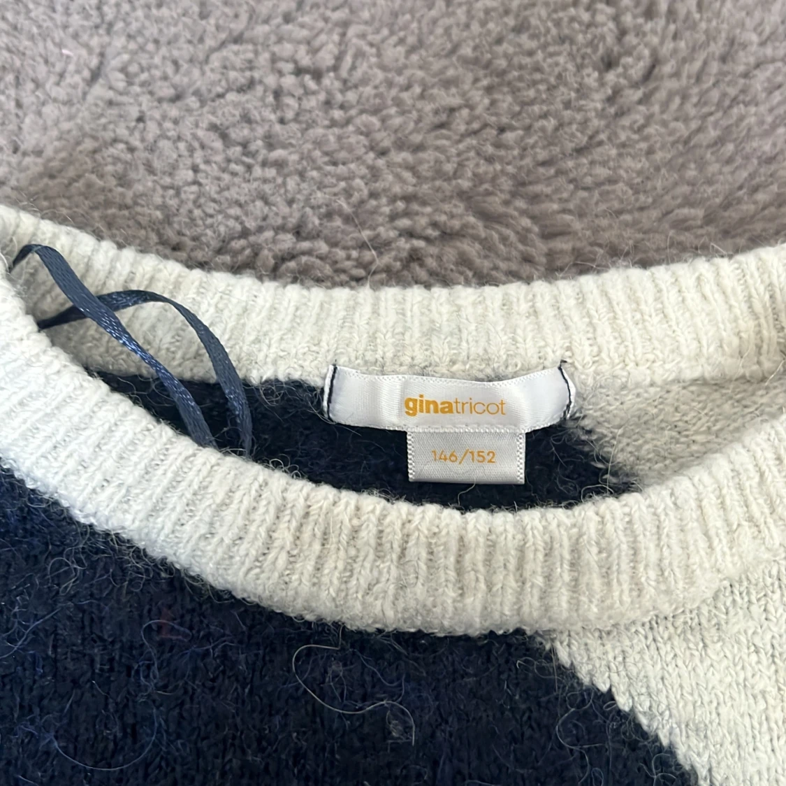 Svart och beige stickad tröja Gina Tricot - 1