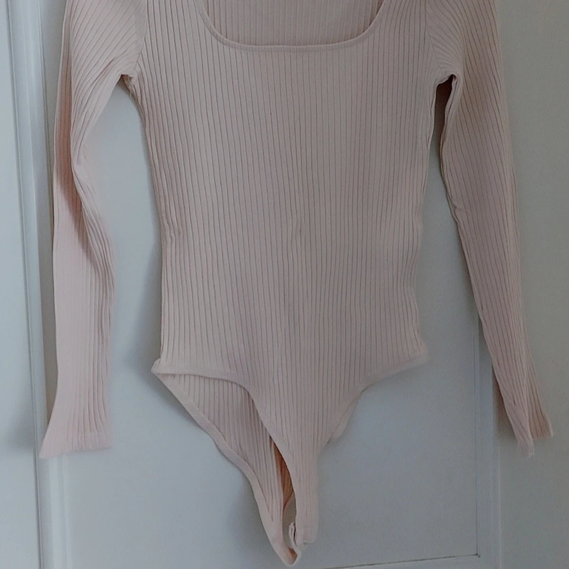 Beige ribbad långärmad topp från Zara - 4