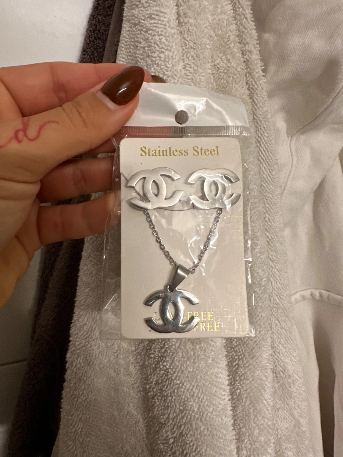 Set med halsband och örhängen - 2