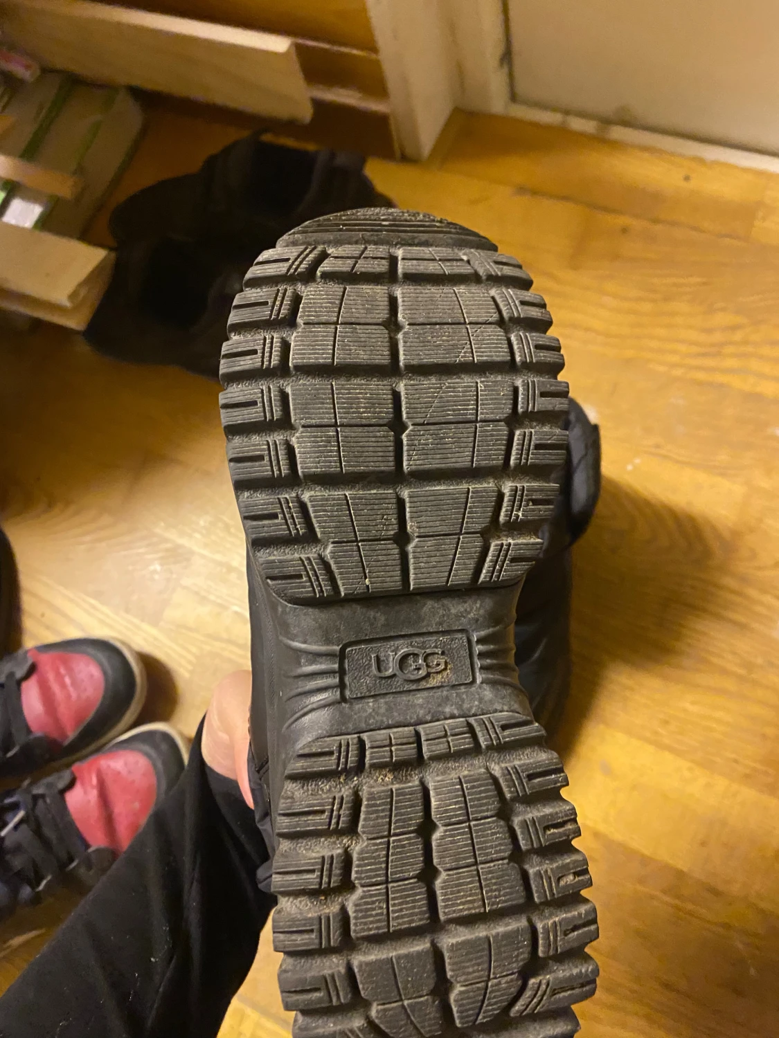 Svarta moon boots från UGG - 2