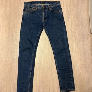 nudie jeans  - Modell| lean dean| skick 9,5/10 som ny| storlek 32-32| pm för mer info!