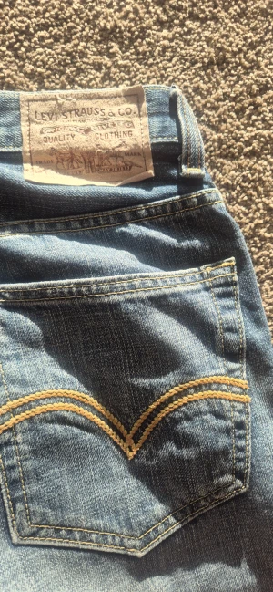 Levi's 559 straight jeans - Säljer dessa ,straight/loose levis jeans i mycket bra skick , size W33 L32