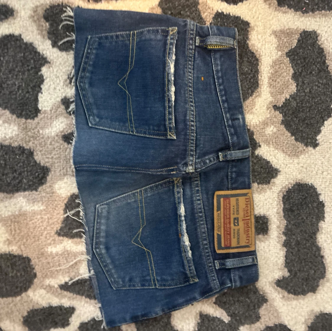 Diesel blå denim shorts med rå kant - 3