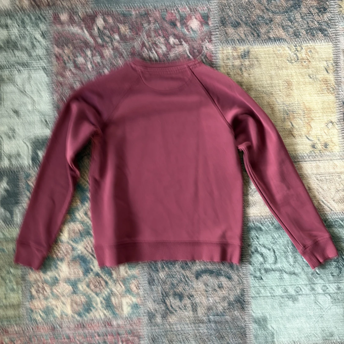 Vinröd sweatshirt från GANT - 1