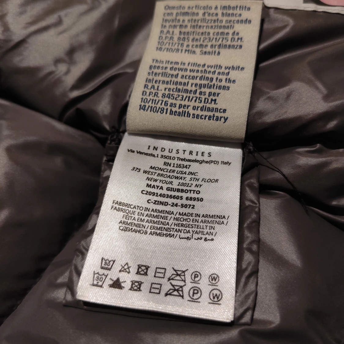 Svart Moncler Maya - 4