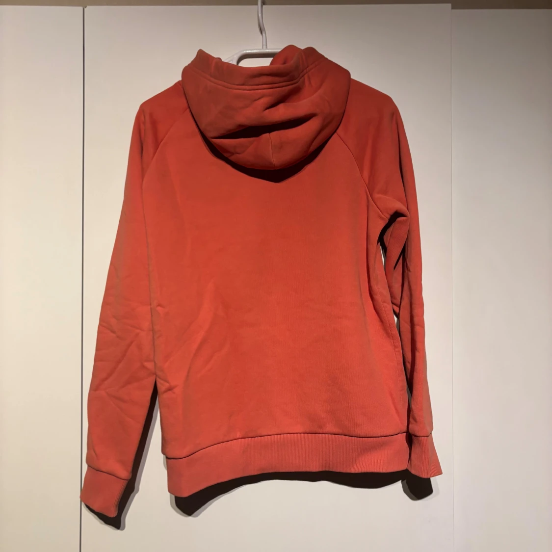 hoodie från Peak Performance - 1