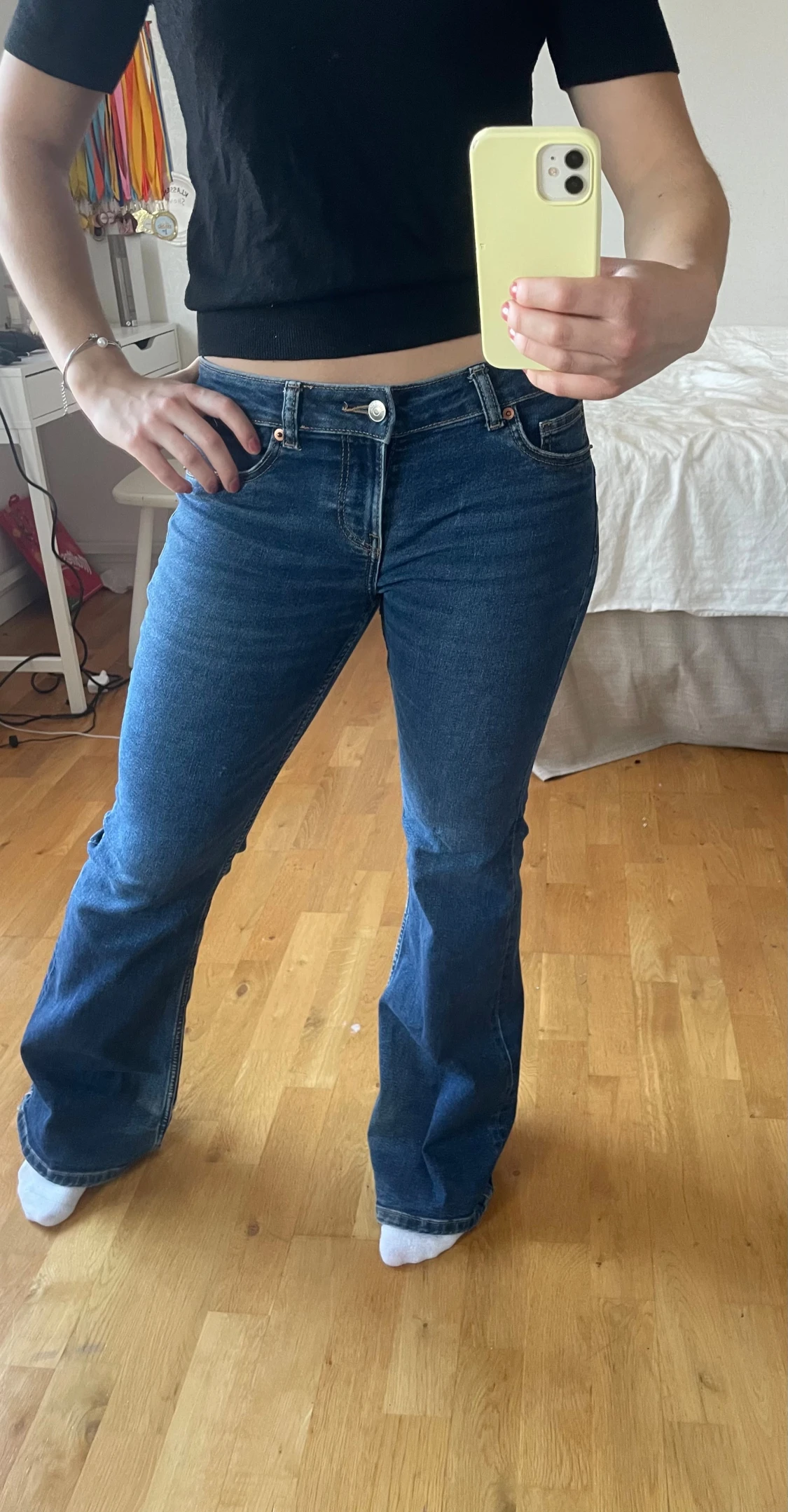 Blå bootcut jeans med låg midja - 1