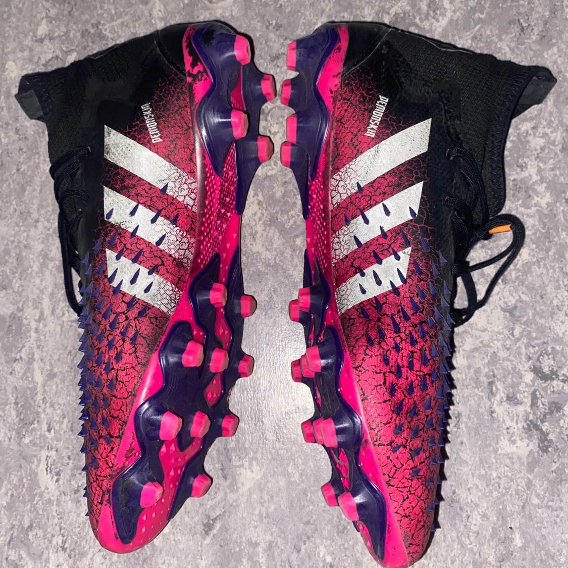 Adidas Predator rosa fotbollsskor