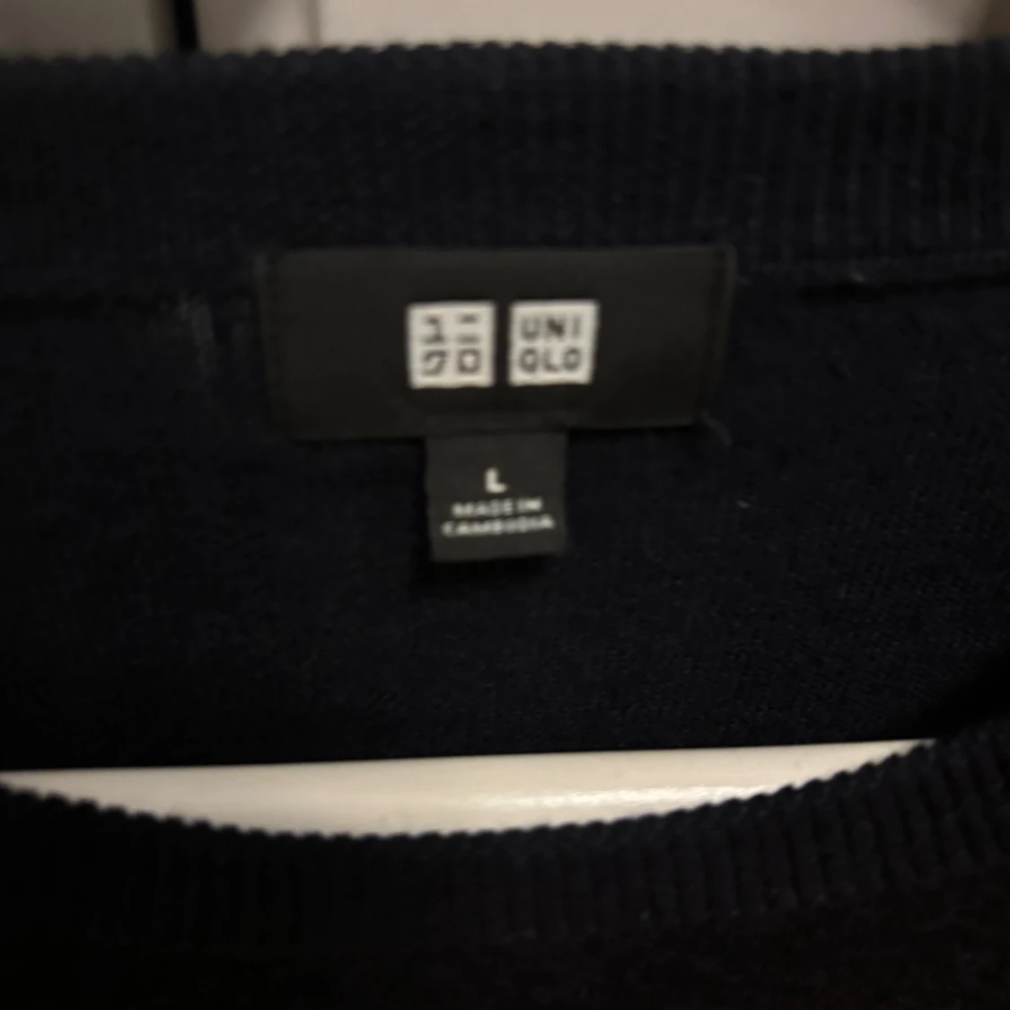 Marinblå stickad tröja från Uniqlo - 2