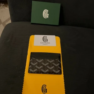 Svart Goyaard plånbok - Nytt skick, aldrig använd och skickas 24h efter beställning!