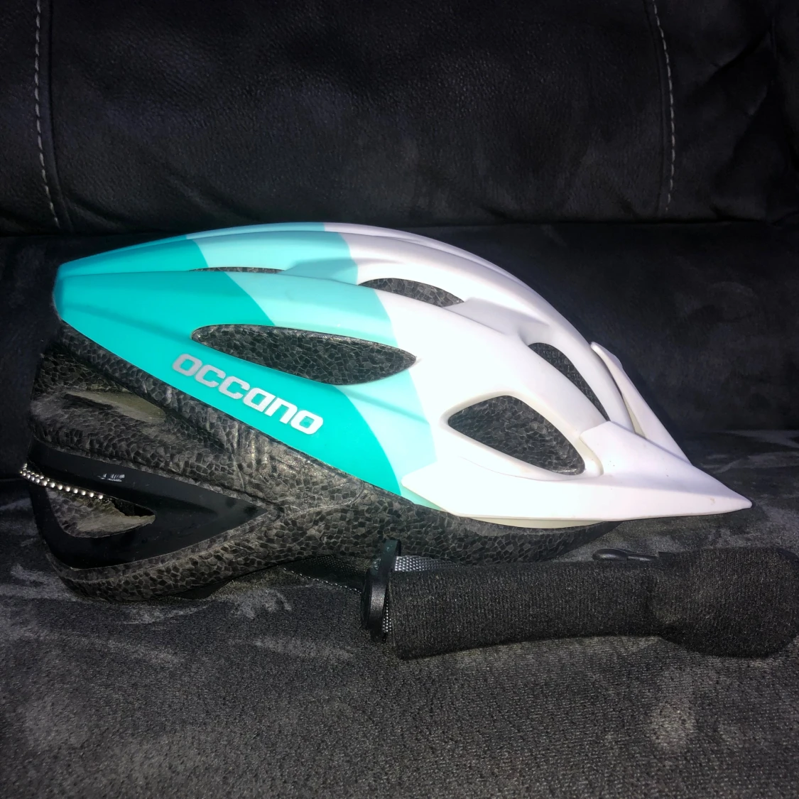 Turkos och vit cykelhjälm Occano