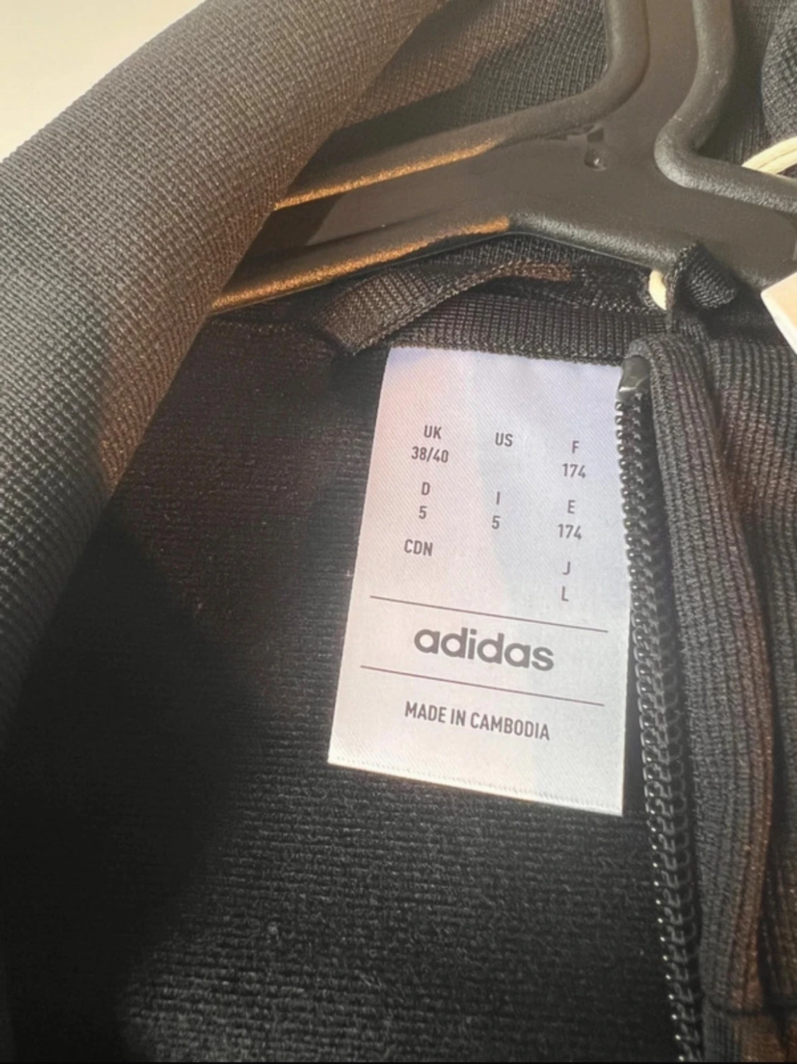 Svart Adidas track jacket med vita ränder - 1