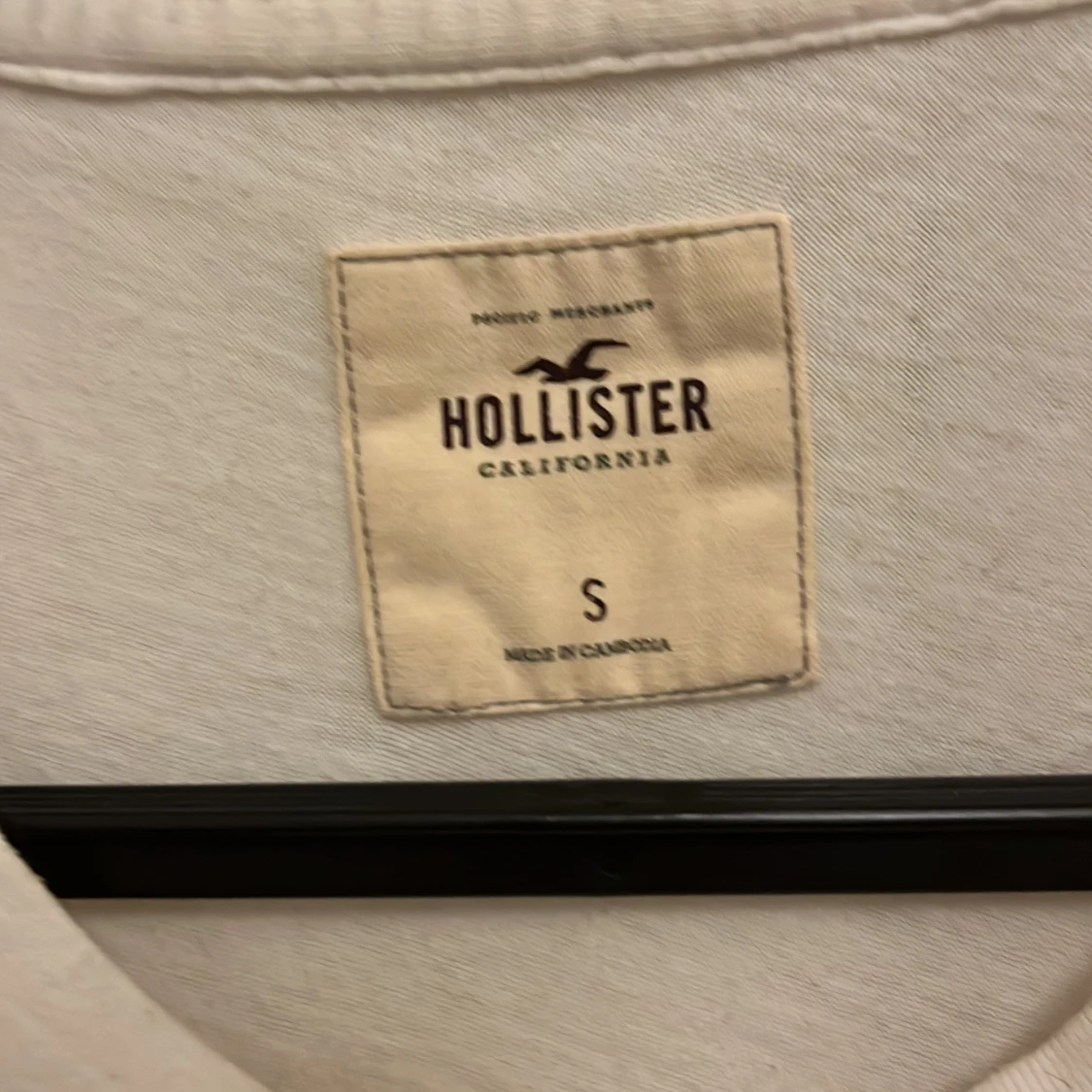 Vit Hollister t-shirt med tryck - 1