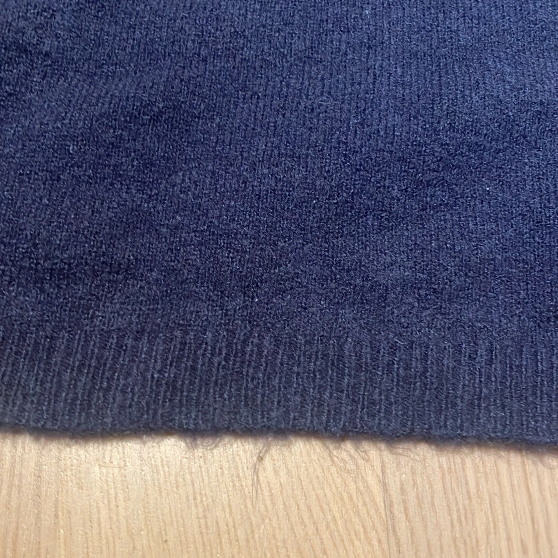 Mörkblå stickad tröja 157 - 4