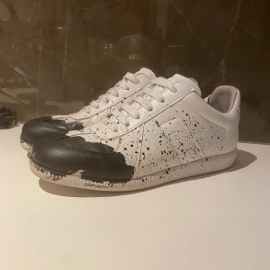 Maison Margiela - Säljer ett par Mason margiela