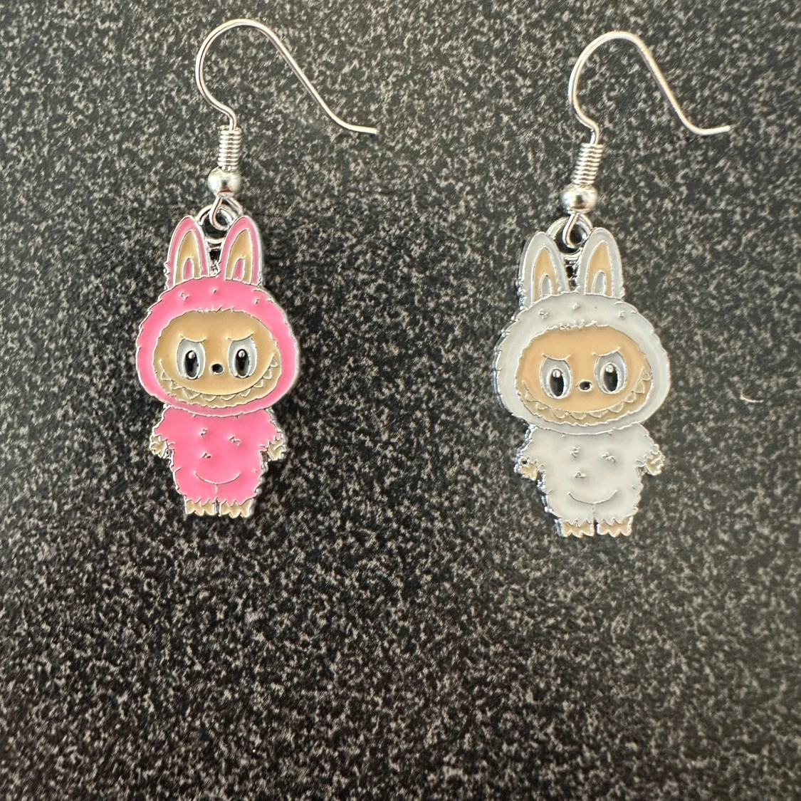 Nya Labubu örhängen 