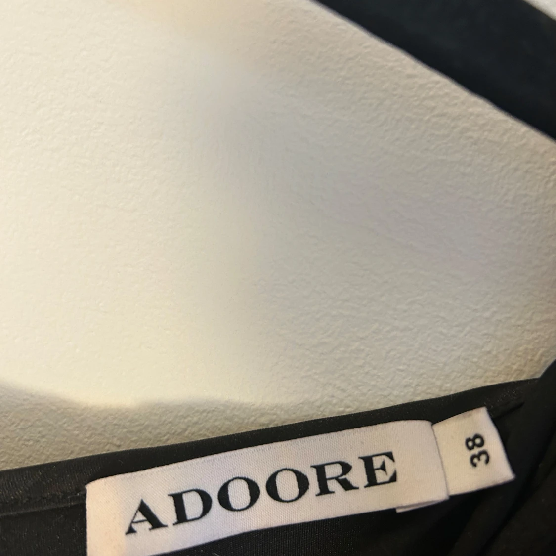 Svart långklänning från Adoore - 2