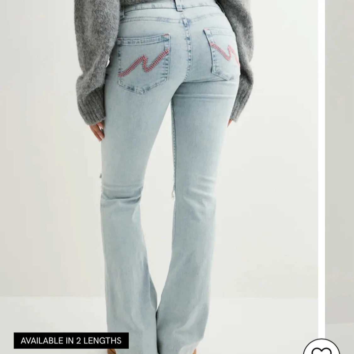 Ljusblå bootcut jeans med slitningar - 1