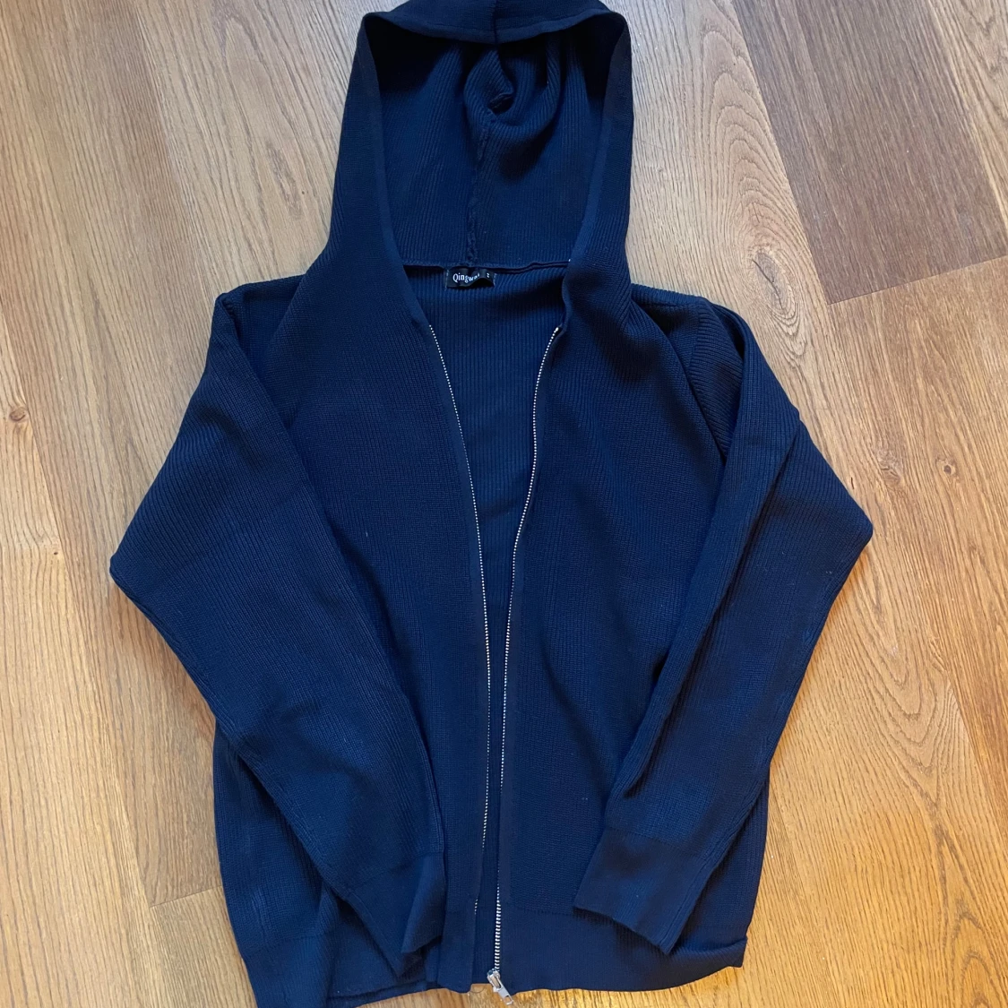 Mörkblå hoodie med dragkedja Qingwai