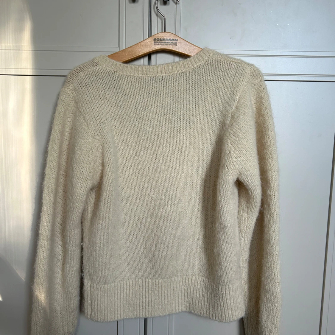 Gul stickad tröja - 3