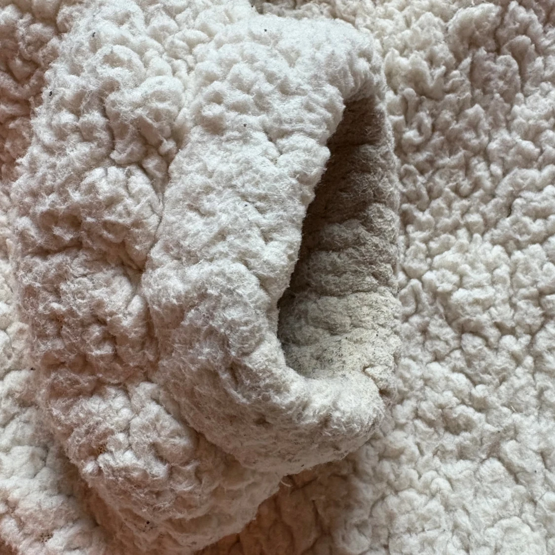 Vit kort teddyjacka med huva från Pimkie  - 2