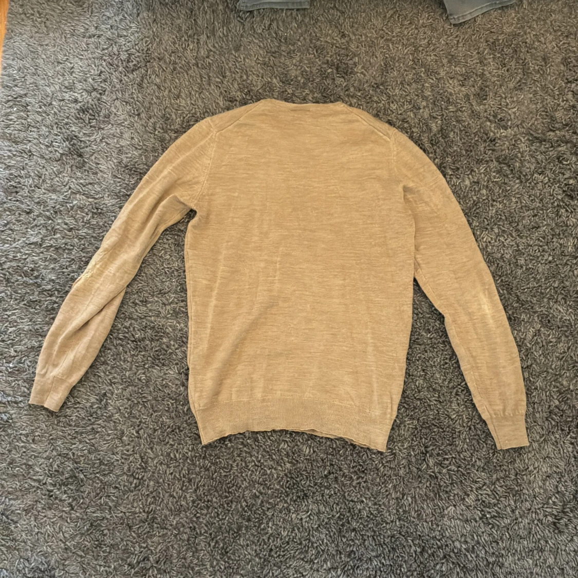 Beige tunn stickad tröja från Stenströms - 1