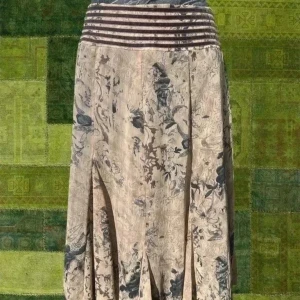 vintage skirt/kjol - me if you wondering anything^^ if it dosent say vintage in titel, its not vintage! so always look at the name.  -  if you can buy the price thats already set it would be very kind of you, but if u really cant, price can always be talked about, just dont do rude requests!  - i send the stuff the same day or the next day! i always text everyone letting them know when i send there stuff ^^  -  if you like this iteam i have more thats alike most of the time on my profile if you wanna check out
