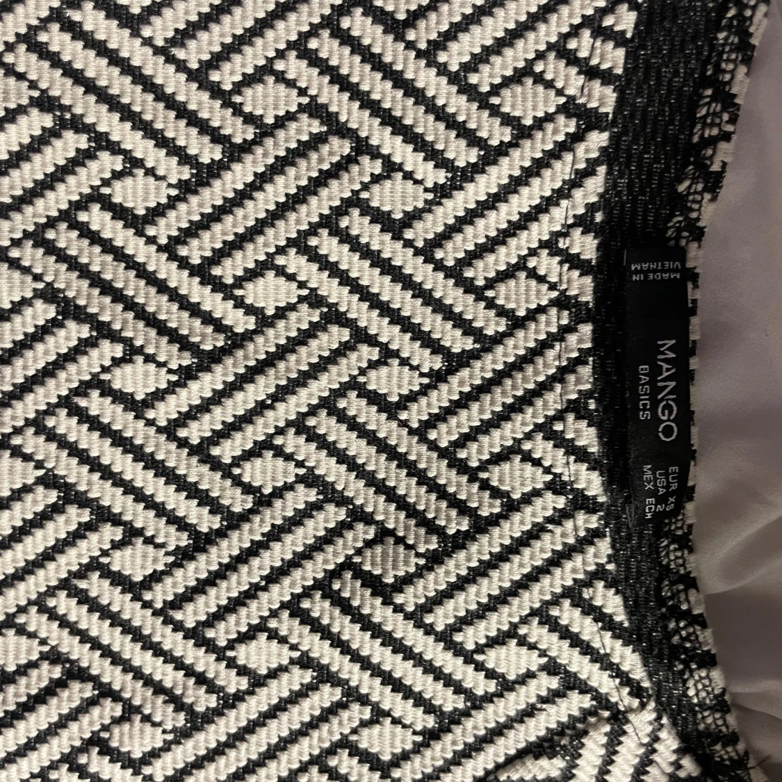 Mönstrad kortklänning från Mango - 1