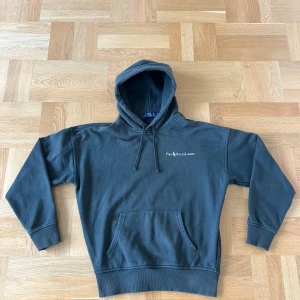 Polo Ralph Lauren Hoodie - Tja, jag säljer denna snygga och stiliga Ralph lauren Hoodie i färgen mörkgrön. Skick 9/10🤝Hör av er vid minsta lilla fundering✅💯🙌
