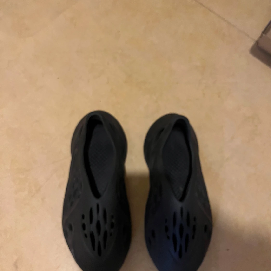 Adidas Yeezy Foam Runner svart - 2