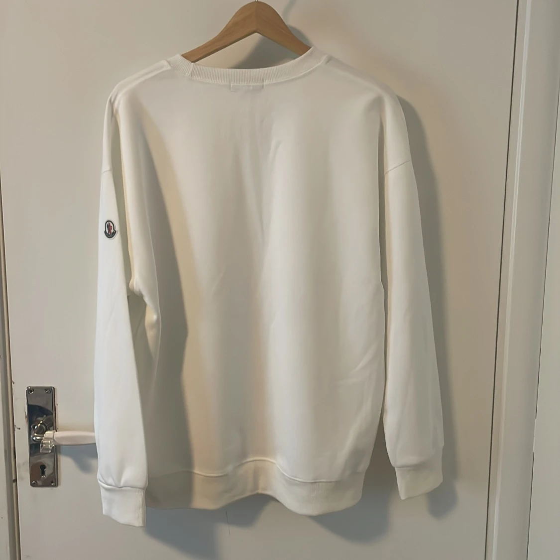 Vit sweatshirt från Moncler med logga - 3