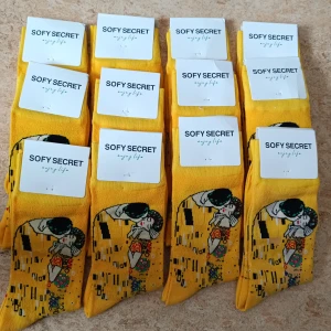 Strumpor Unisex - Fina Unisex strumpor. Etikett på. Storlek 41-46. Fint tyg som bör man känner så vet man direkt grym kvalitet. Om man önskar ha fler par, sig till så vi kan hitta ett bra pris för er! PRISET GÄLLER ENDAST FÖR 1 PAR