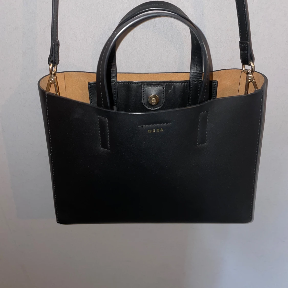 Svart toteväska i skinn från Wera