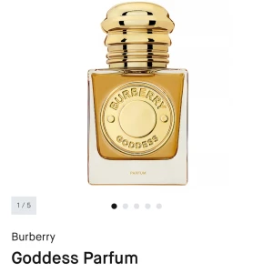 Burberry Goddess Parfum - 30 ml, endast tagit 2 sprut, står kvar i kartongen( kan skicka bevis)
