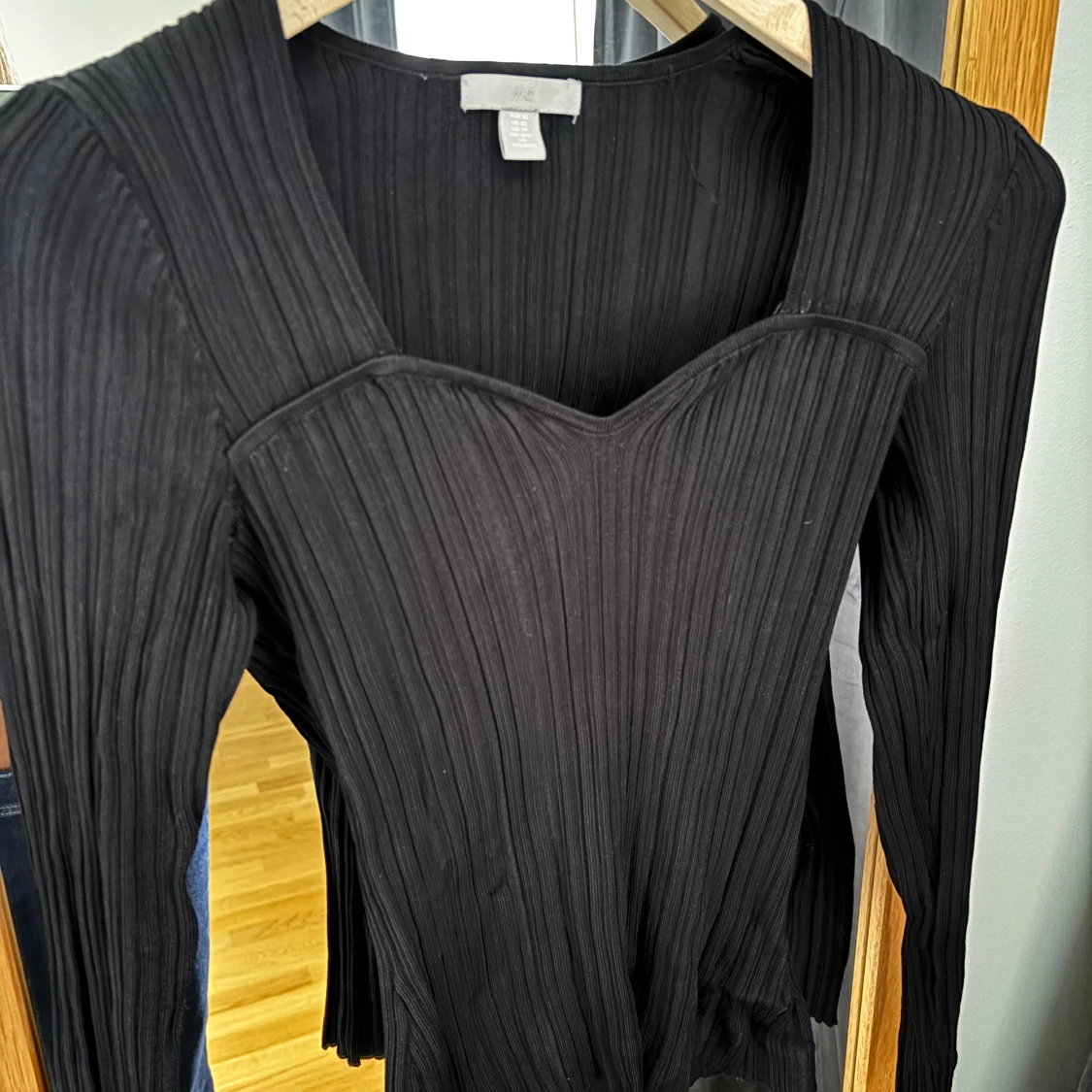 Svart ribbad topp från H&M XS - 2