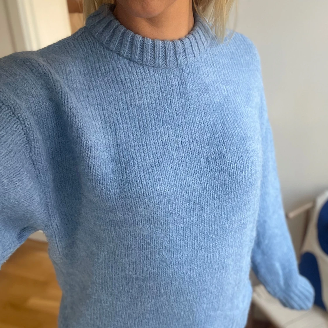Ljusblå stickad tröja från NA-KD - 1