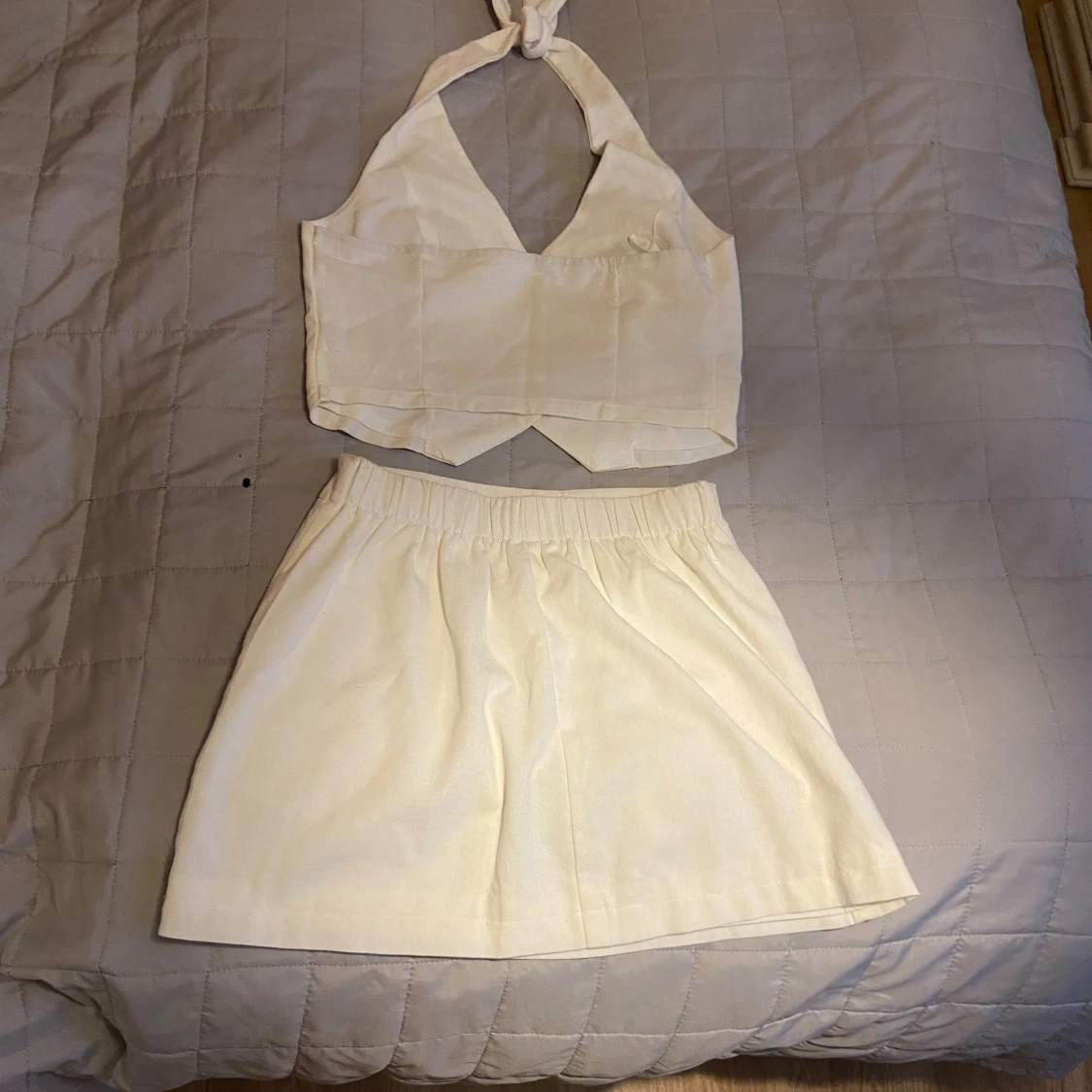 Sett omlottväst i linne-look & kjol