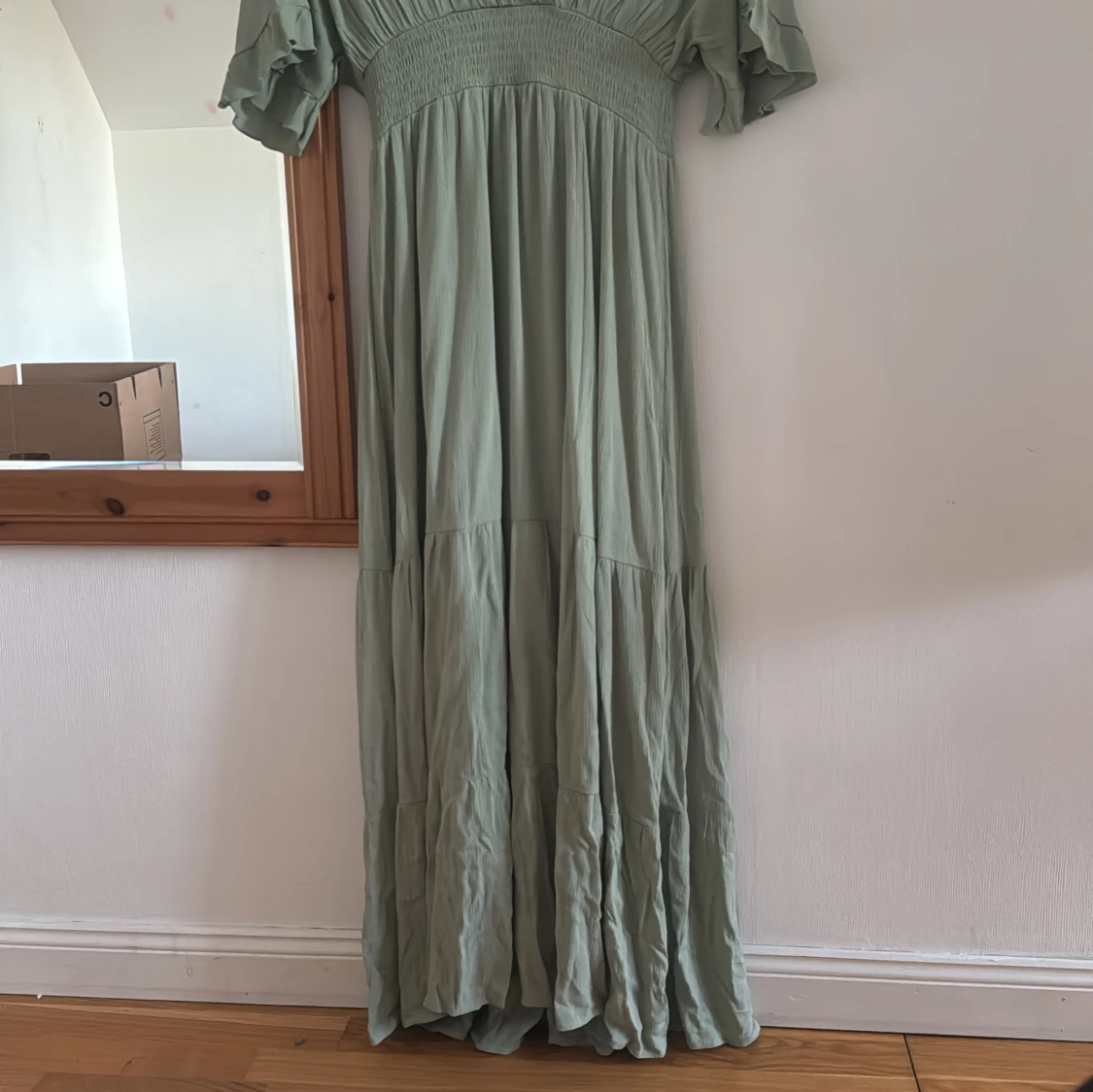 Ljusgrön långklänning från Amisu - 1