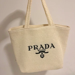 Strand väska  - Super fin väska/ strandväska. Väldigt bra kvalitet. 