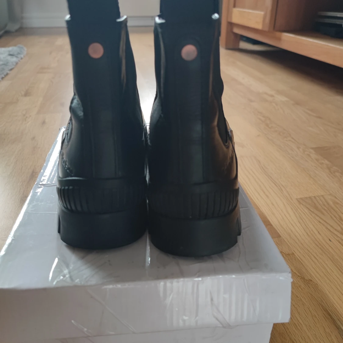 Svarta chelsea boots från Calvin Klein - 2