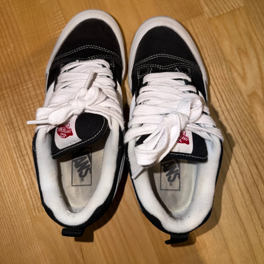 Vans Knu Skool svart/vit sneakers - 3