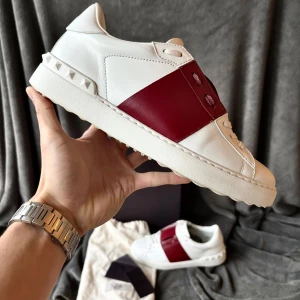 Valentino open skor (NYSKICK) - Valentino open skor | originalstorlek: 40 passar mer 41, fråga om innermått vid osäkerhet | ingår: box, dustbag, äkthetskort 